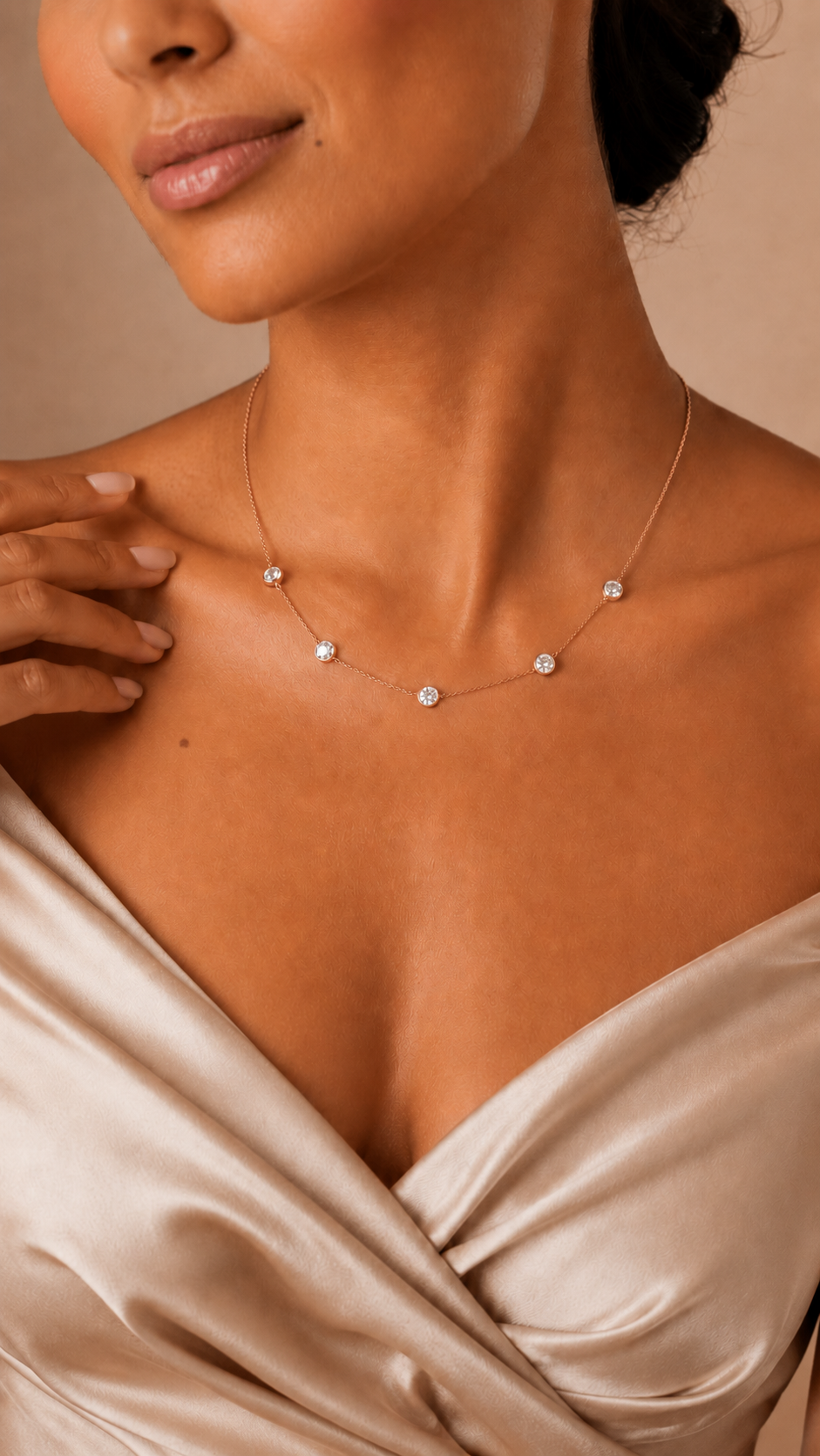 Zethech Bubble Moissanite Necklace with round pendant detail